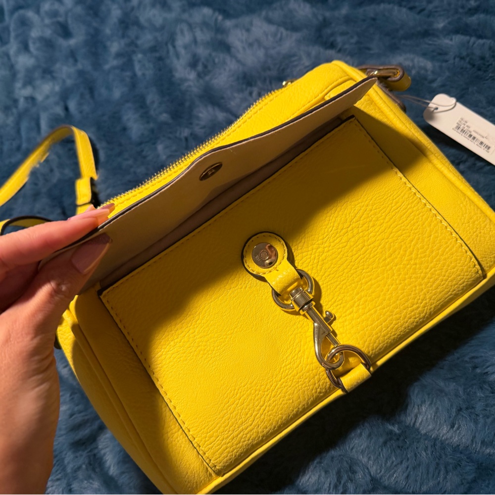 NWT Charming Charlie Yellow Crossbody Bag - Picture 3 of 12